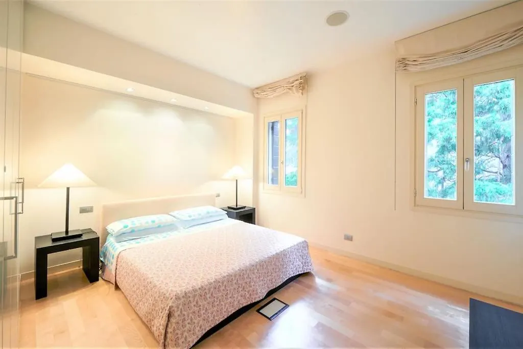 Ca' Santa Eufemia, Cozy And Classy, Sleep 4 Veneza Apartamento